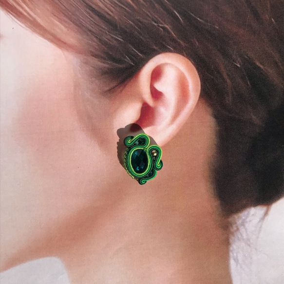 《受注生産》緑×緑×緑ピアス　Feminine Earrings 8枚目の画像