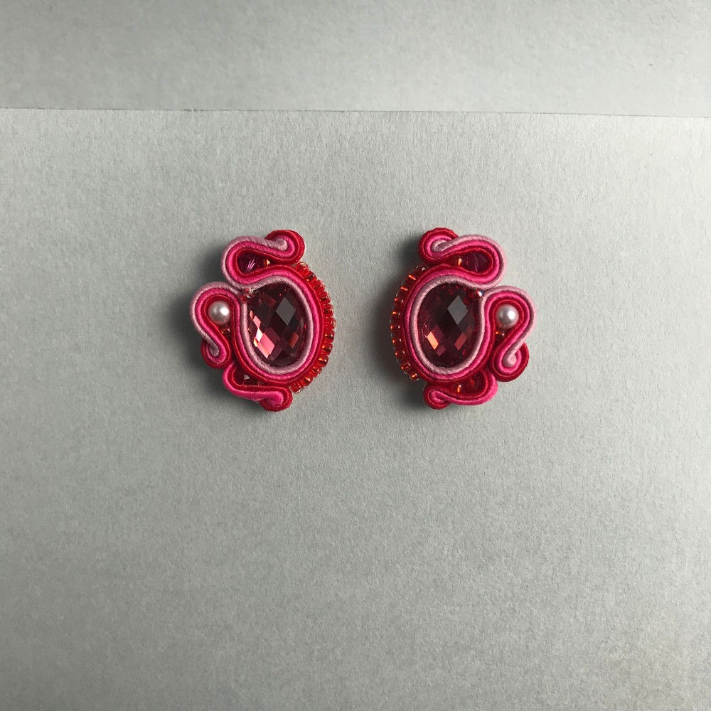 《受注生産》赤×赤×赤ピアス　Feminine Earrings