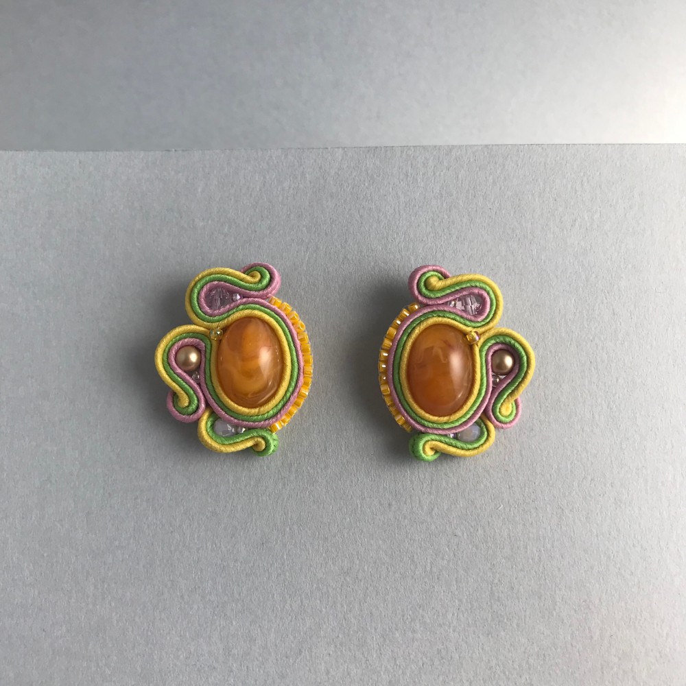 受注生産　イヤリング可能　金属アレルギー対応　黄色×黄緑×桃色ソウタシエピアス