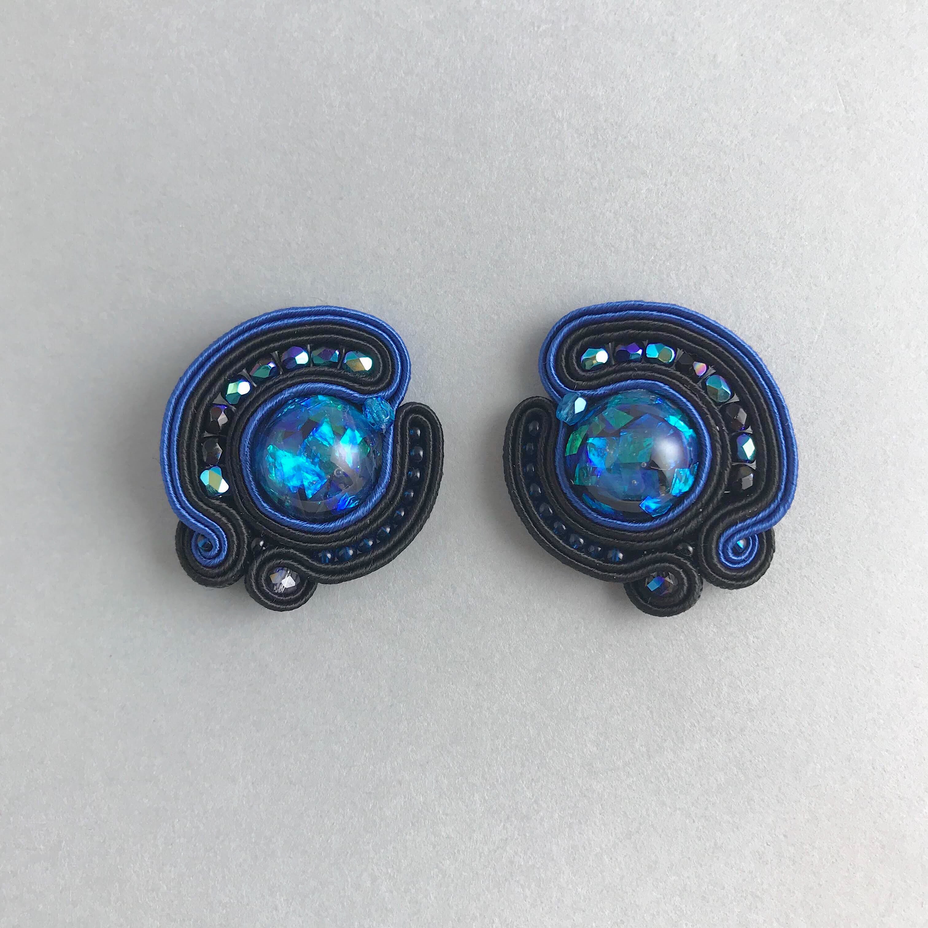 受注生産　艶黒×青　ソウタシエ　ピアス　イヤリング
