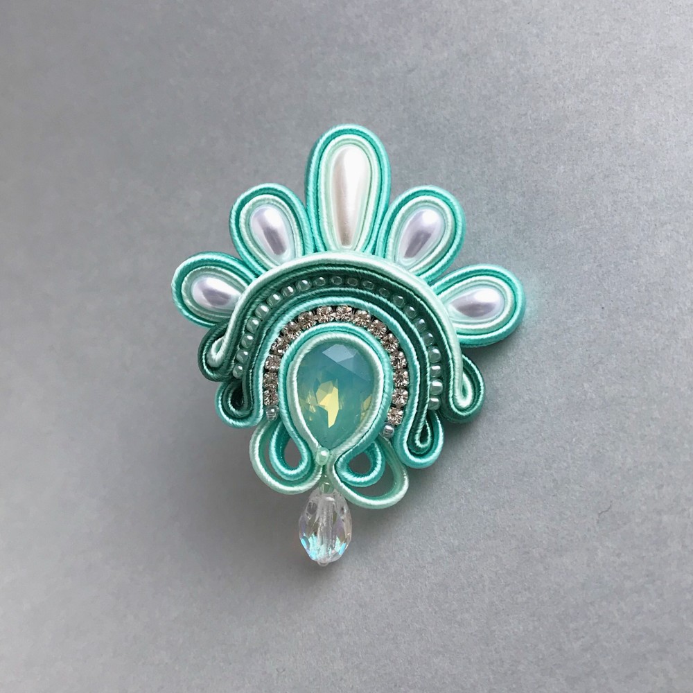 ミルキーグリーンのポニーフック　ソウタシエ