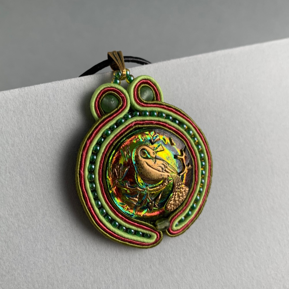 グリーンオーロラのシンプルペンダント