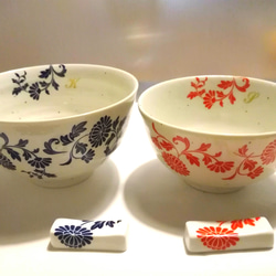 【FUKUO206様専用ページ】こびき夫婦茶碗　藍と朱　　　　　　　
箸置きつき 4枚目の画像