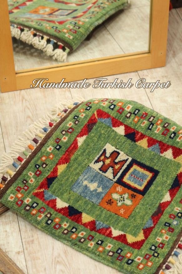 ハンドメイドトルコ絨毯