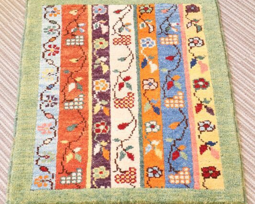 ライトグリーン 手織り トルコ絨毯 ハンドメイド ラグ かわいい 花柄