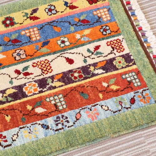 ライトグリーン 手織り トルコ絨毯 ハンドメイド ラグ かわいい 花柄