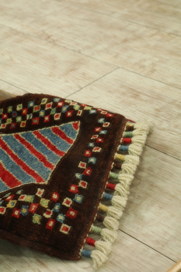 手織り トルコ絨毯 ハンドメイド  座布団サイズ ダークブラウン Turkish kilim✳︎国内送料無料 2枚目の画像