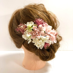 〈ハンドメード新作2023〉小さいお花のヘッドドレス　可愛い♡ 成人式　結婚式　卒業式等に。 1枚目の画像