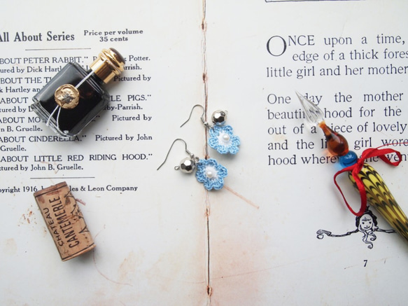 法式淺藍配白色蕾絲線人手編織花系耳環 BE018 第3張的照片