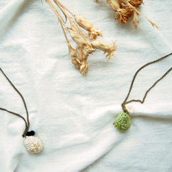 手工編織可愛米色或草綠色啤梨吊咀連頸鏈 BP059 第7張的照片