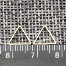 約45個入り★三角形のフレームパーツ　9ミリ　マートゴールド【g0041-7】 2枚目の画像