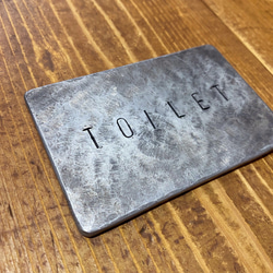金属製サインオブジェ 【TOILET】 3枚目の画像