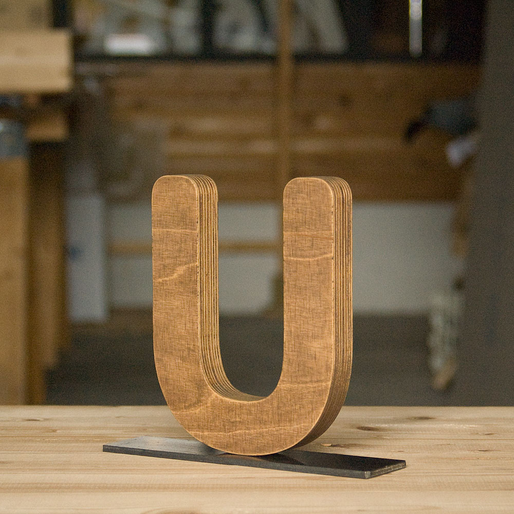 目玉☆送料無料 アルファベット＆ナンバースチールオブジェ アイボリー