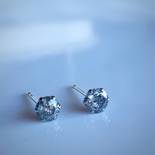 ナチュラルダイヤモンド(ブラック） ピアス／Pt ピアス