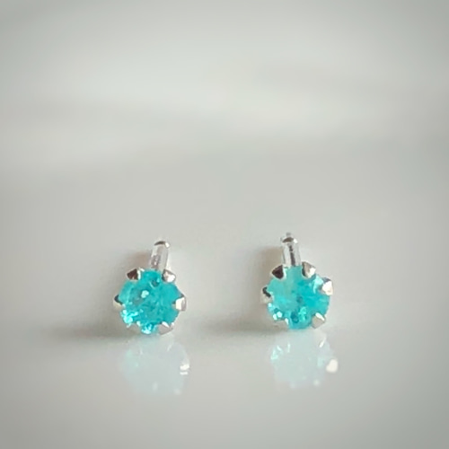 パライバトルマリン ピアス／Pt ピアス（スタッド・一粒） SNOWPETAL