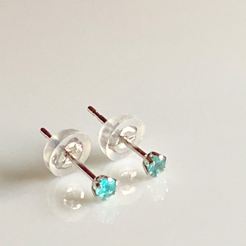パライバトルマリン ピアス／Pt ピアス（スタッド・一粒