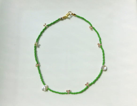 peace necklace -green & pearl- 2枚目の画像