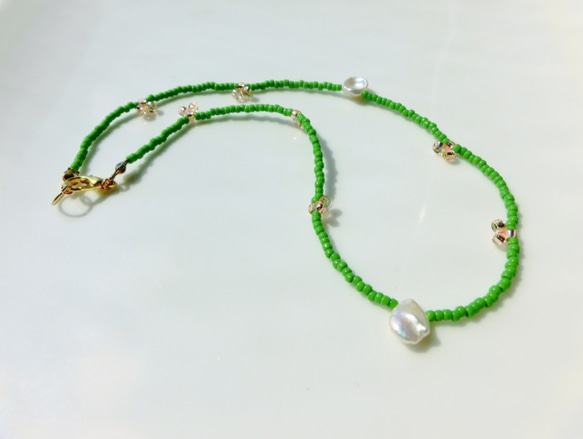 peace necklace -green & pearl- 4枚目の画像