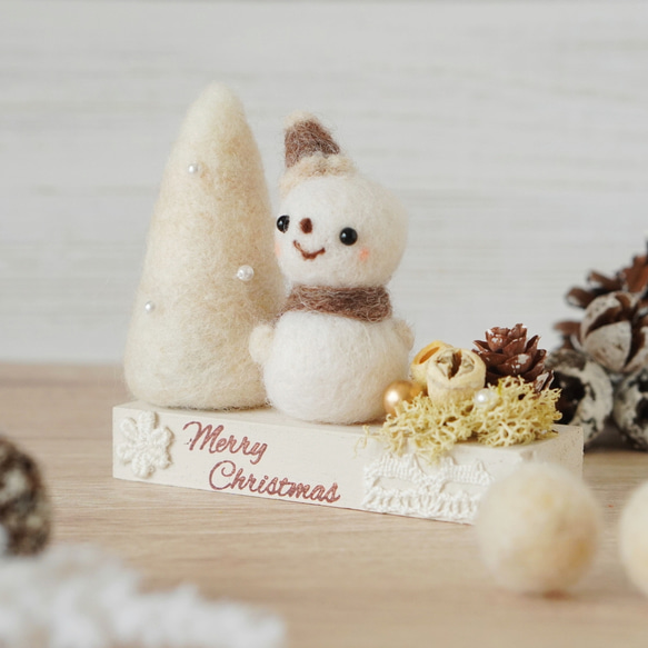 ナチュラルツリーと雪だるまさんのあったかクリスマス羊毛フェルト雑貨✾ツリー追加できます 7枚目の画像