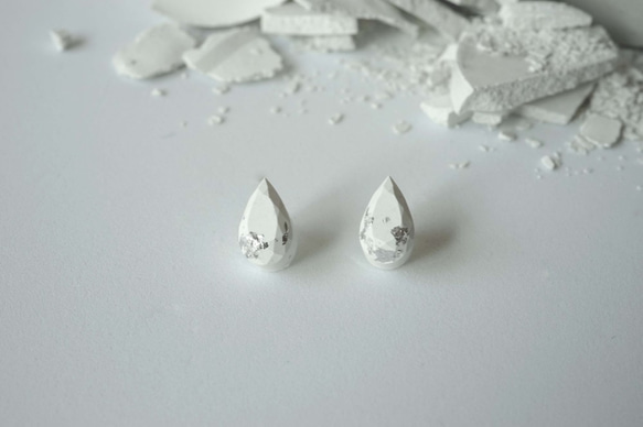 小魔女-箔金系列-銀箔款 水泥不鏽鋼耳針（一對） 第1張的照片