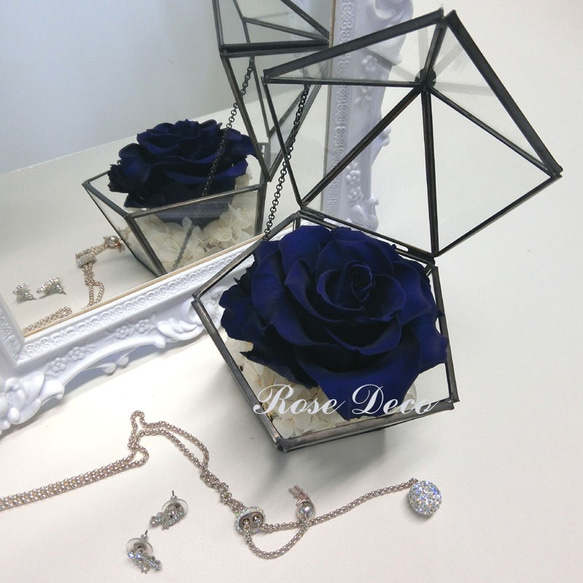 《訂製品》 五角形玻璃珠寶盒  寶藍色  不凋玫瑰花 第1張的照片