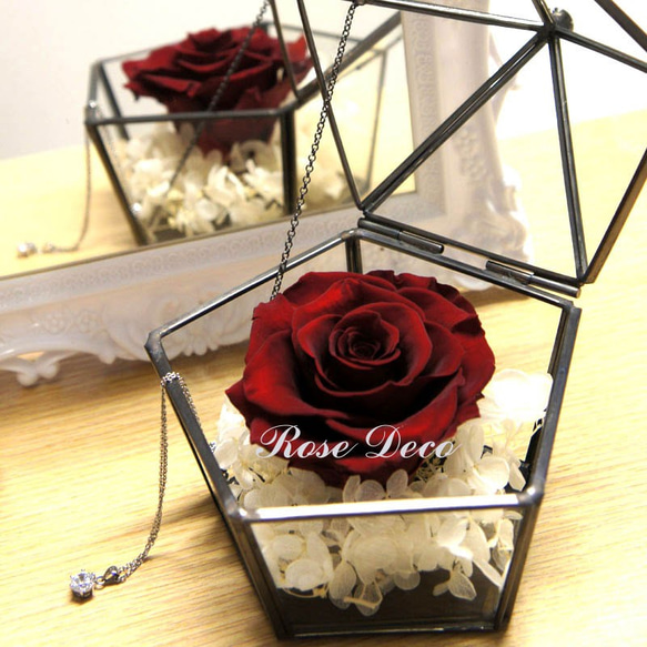 《訂製品》 五角形玻璃珠寶盒   深紅色  不凋玫瑰花 第2張的照片