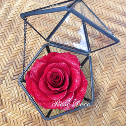 《訂製品》 鑽石不凋玫瑰花 五角形玻璃珠寶盒  正紅色 第2張的照片