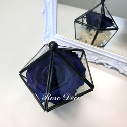 《訂製品》 鑽石不凋玫瑰花 五角形玻璃珠寶盒  寶藍色 第4張的照片