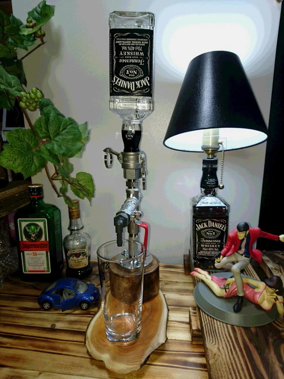 フォード ウイスキー瓶 置物 インテリア 酒入れ お酒を飾って楽しむ！ウイスキー等のお酒置き場を彩るインテリア