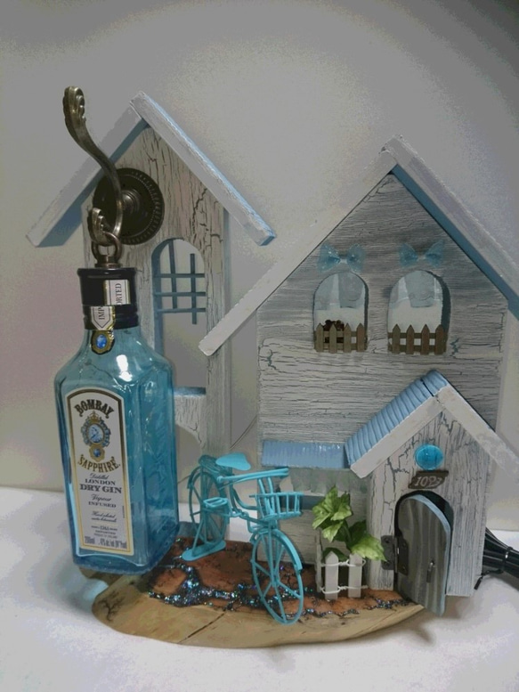ミニハウスボトルランプ（ボンベイサファイア）ブルーバージョン 2枚目の画像