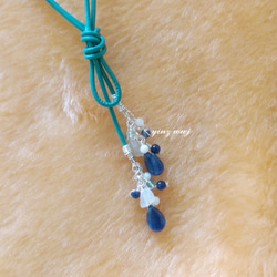 軽鎖ファッションジュエリーのY字状の自然石のペンダントチェーンの宝石ミフラニ語藍晶石 4枚目の画像