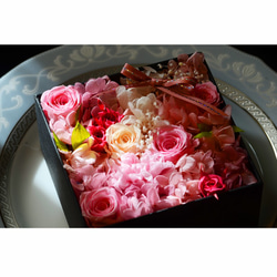 BOX保鮮花盒M /粉紅色深紅色檸檬綠 第1張的照片