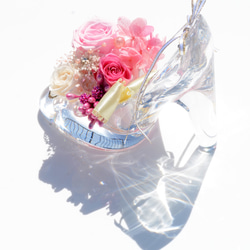 ピンク クリスタルガラス製「ガラスの靴」ローズ3輪 専用ケース入り 5枚目の画像