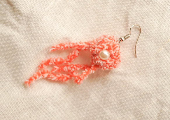 手工鉤織耳環 | 粉紅水母(單支) 第1張的照片