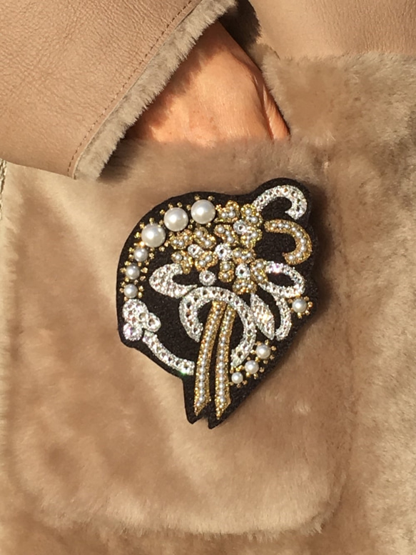 CHANEL フェルト生地 ブローチ ブローチ ラインストーン×フェルト スァーウィス ブローチ bobienne