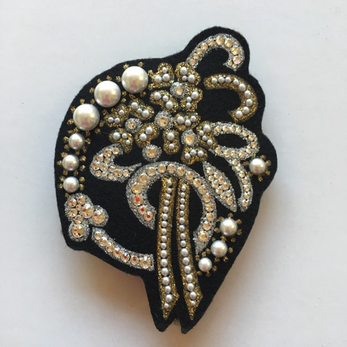 ブローチ ラインストーン×フェルト スァーウィス ブローチ bobienne