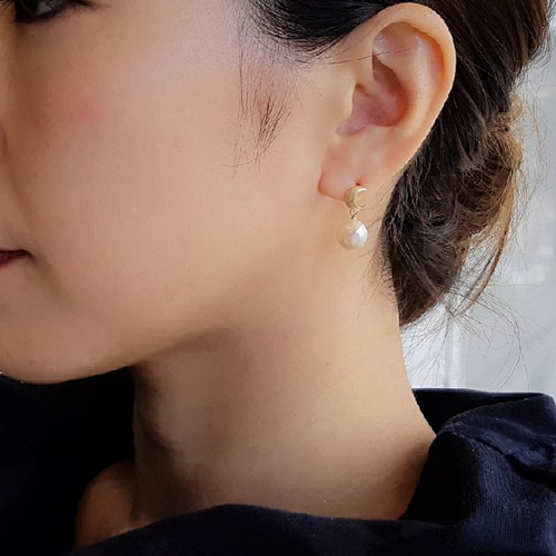 再販】月とパールの2Wayピアス 大きいしずくのチャーム