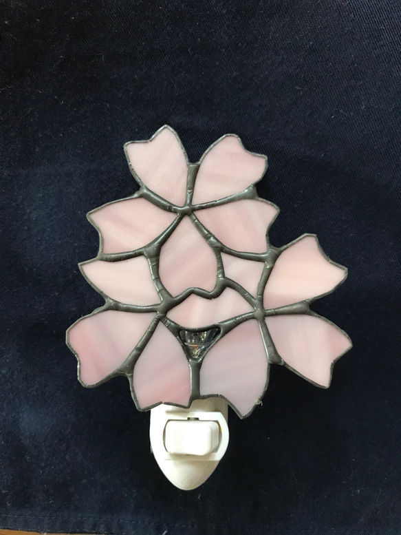 ステンドグラス桜のフットランプ 2枚目の画像