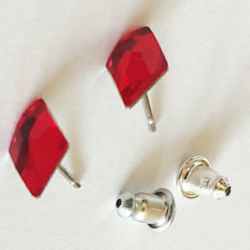 【目を引くデザイン♪】スワロフスキー ピアス 大人気♡ 存在感バツグンのスワロフスキーピアス♪ | ♡kako's blog♡