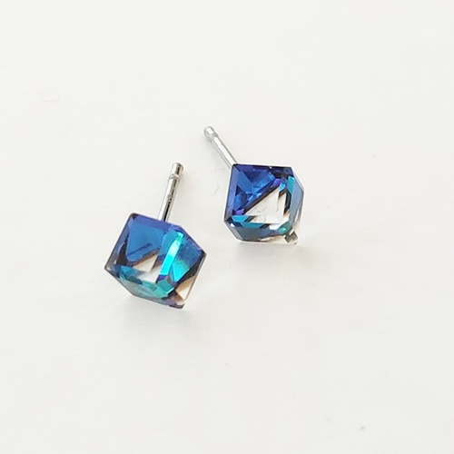 【2024秋冬新作】 スワロフスキー クリスタル 4mm 小粒 青 バミューダーブルー アクセサリー