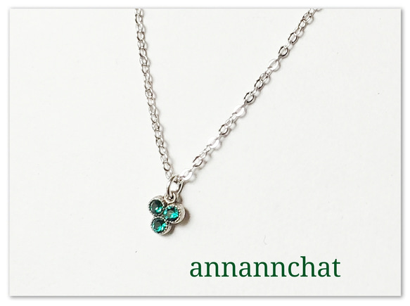 スワロフスキー エメラルド 三つ葉のクローバー ネックレス
