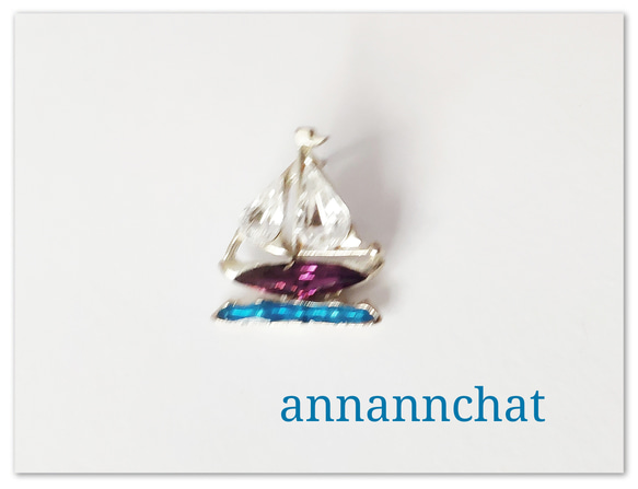【ビンテージ  　ラインスト―ン　ヨット　船　の  小さい　ピンブローチ】海　父の日　海 1枚目の画像