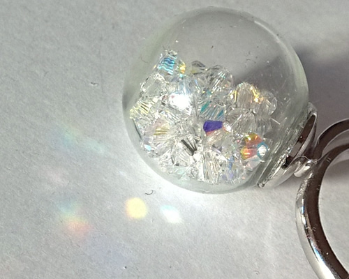 ガラスドームの スワロフスキー クリスタルオーロラ リング