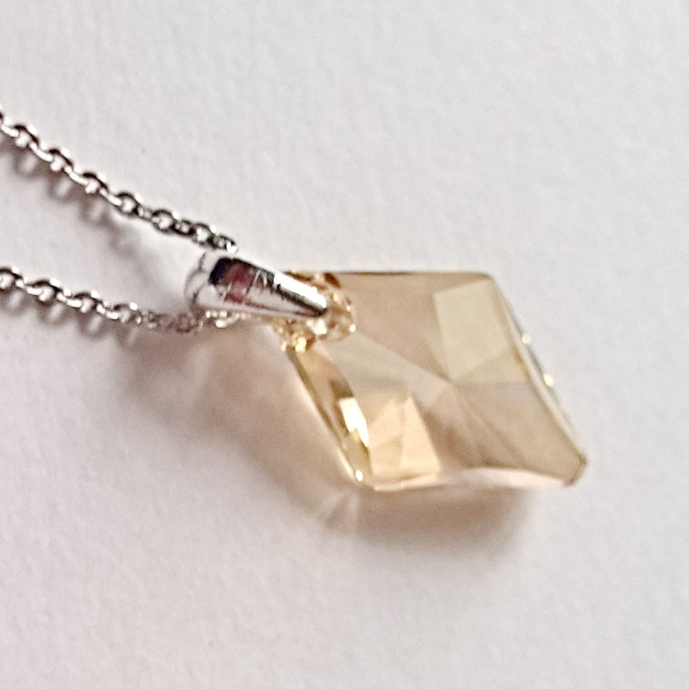 スワロフスキー ダイヤ型（稀少 19mm クリスタルゴールデン