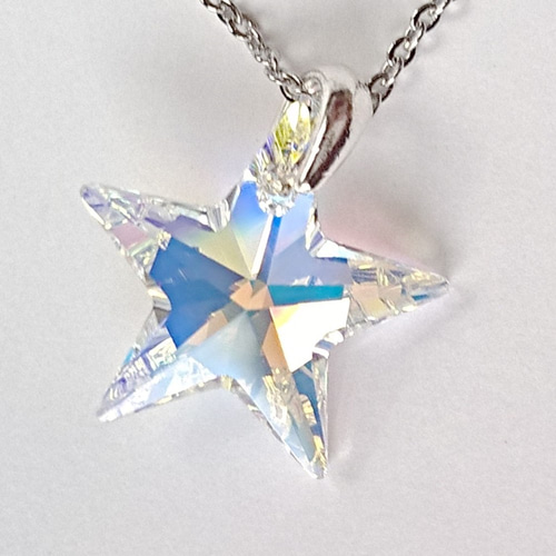 送料無料　新品　スワロフスキー　素敵な星形ペンダント ネックレス ネックレス スワロフスキー 四爪シンプル 一粒 上品な小サイズ