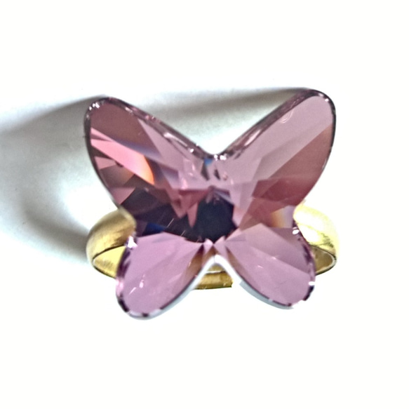 スワロフスキー　大きな蝶（稀少１８ｍｍ　アンティックピンク）の　幸運のリング】 2枚目の画像