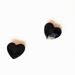 【スワロフスキー　ハート　(classy heart  黒　6mm)の　小さいピアス】サージカル スティールポスト 2枚目の画像