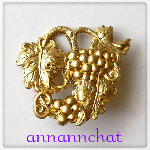 葡萄 ぶどう (50mm×40mm）ビンテージ 真鍮の ピンブローチ】男性にも