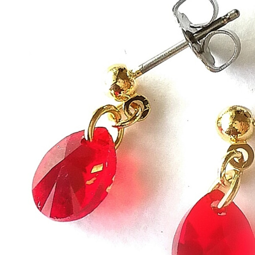 スワロフスキー 赤の雫 小さい ピアス】 ピアス（その他