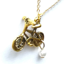 【 自転車　の　ネックレス】アンティックゴールド 1枚目の画像